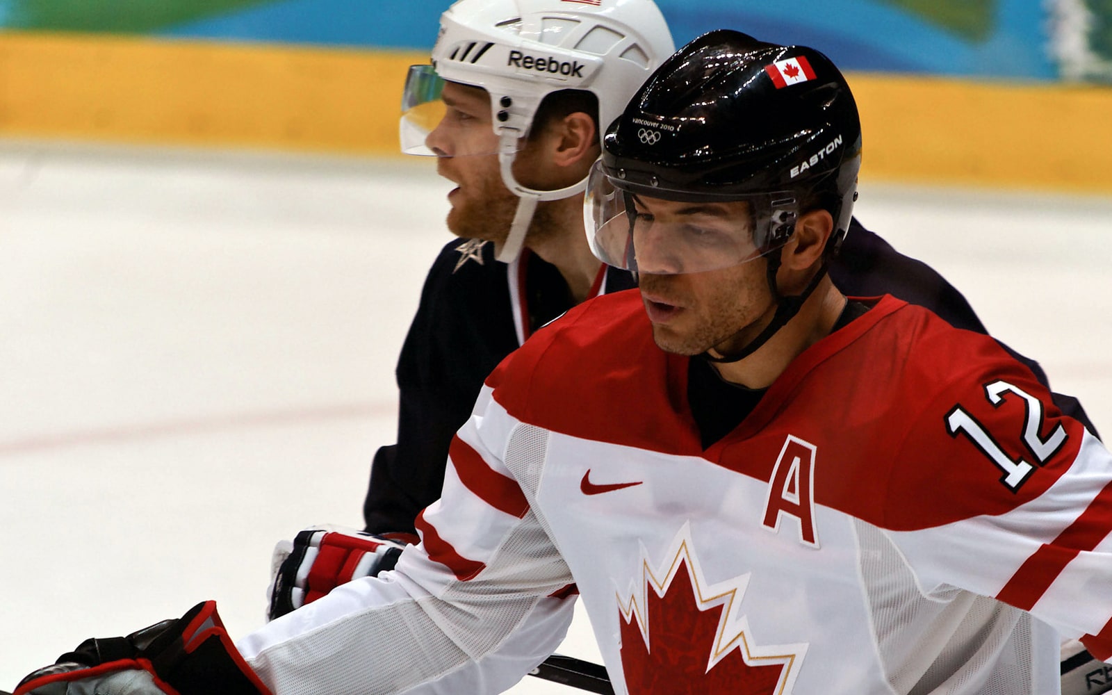 Jerome Iginla in a Team Canada hockey uniform during the 2010 winter olympics