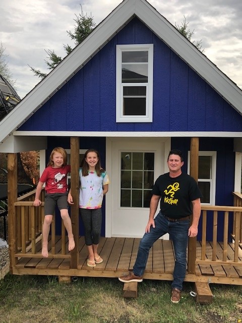 playhouse winner2 (1) Congrats to our playhouse winners! Thank you everyone who participated and made this fundraiser such a great success!